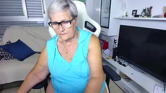 Snapshot of Selenna57 chatting on July 14, 2026, 5:30 pm Selenna57 online show from July 14, 2026, 5:30 pm