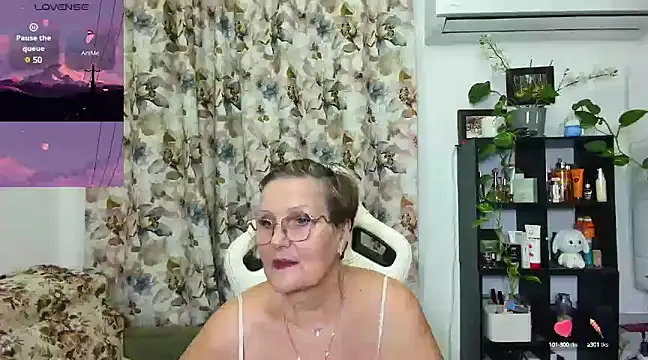 Selenna57 online show from December 9, 2024, 7:07 pm