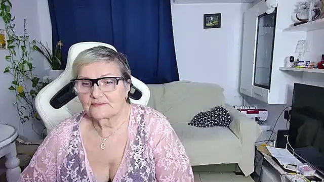 Selenna57 online show from April 4, 2026, 5:30 pm