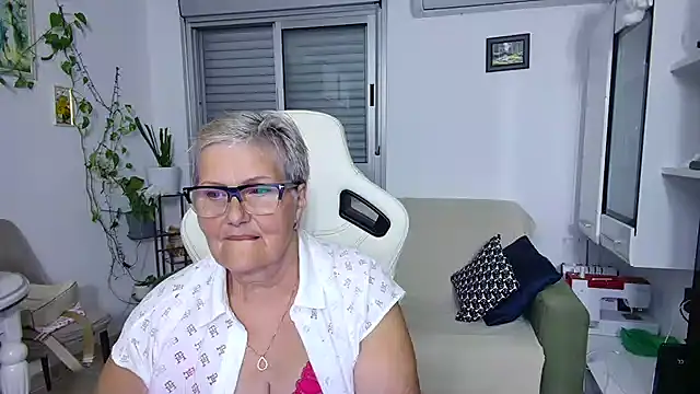 Selenna57 online show from May 26, 2026, 5:22 pm