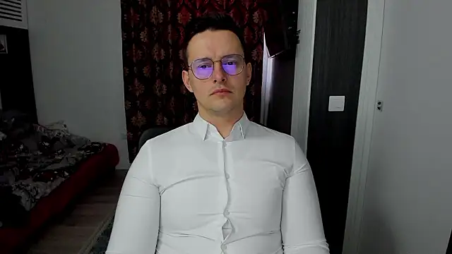 Snapshot of sexxymuscles4u chatting on February 18, 2026, 8:55 am sexxymuscles4u online show from February 18, 2026, 8:55 am