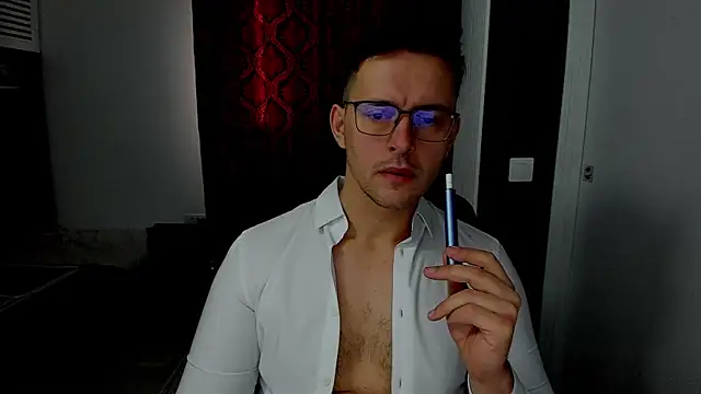 Snapshot of sexxymuscles4u chatting on December 16, 2025, 8:51 am sexxymuscles4u online show from December 16, 2025, 8:51 am