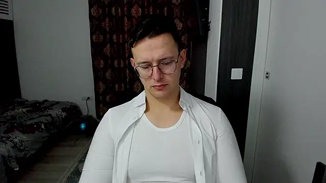 Snapshot of sexxymuscles4u chatting on February 9, 2026, 7:50 am sexxymuscles4u online show from February 9, 2026, 7:50 am