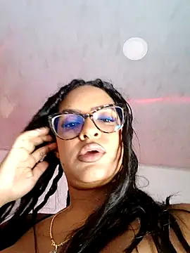 nashiira  online show from December 4, 2025, 9:58 pm