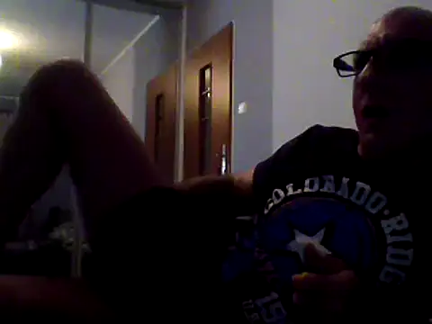 Snapshot of michu81 chatting on December 22, 2024, 1:34 am michu81 online show from December 22, 2024, 1:34 am