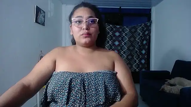 sirena 15 online show from November 16, 2025, 5:45 am