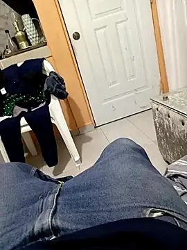 Snapshot of bebe082112 chatting on January 24, 2025, 11:04 am bebe082112 online show from January 24, 2025, 11:04 am