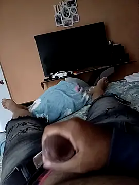 Snapshot of bebe082112 chatting on December 23, 2024, 11:04 am bebe082112 online show from December 23, 2024, 11:04 am