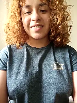 Snapshot of EmmaMelissa0521 chatting on October 5, 2025, 8:32 pm EmmaMelissa0521 online show from October 5, 2025, 8:32 pm