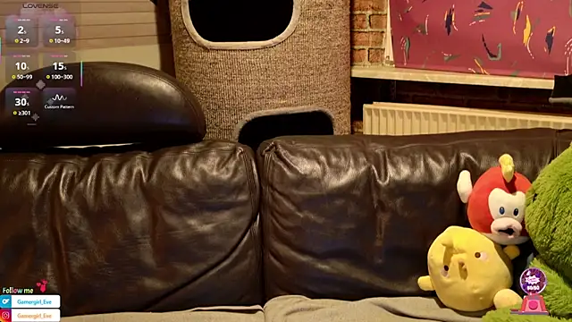 Snapshot of GamerGirl_Eve chatting on October 8, 2025, 7:25 pm GamerGirl Eve online show from October 8, 2025, 7:25 pm