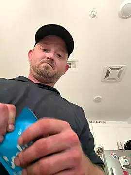 Snapshot of smokeymt420 chatting on October 19, 2025, 10:01 pm smokeymt420 online show from October 19, 2025, 10:01 pm