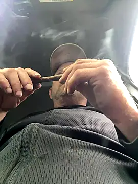 Snapshot of smokeymt420 chatting on October 27, 2025, 7:15 pm smokeymt420 online show from October 27, 2025, 7:15 pm