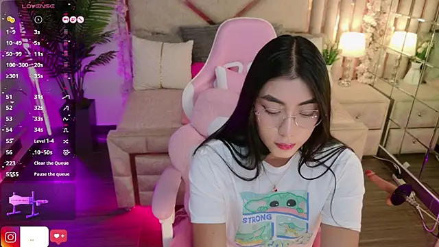 Snapshot of shanon- chatting on September 18, 2025, 9:07 pm shanon- online show from September 18, 2025, 9:07 pm