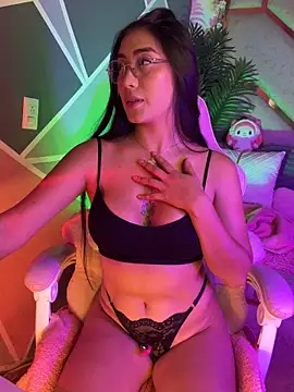 Snapshot of shanon- chatting on February 27, 2026, 7:57 pm shanon- online show from February 27, 2026, 7:57 pm