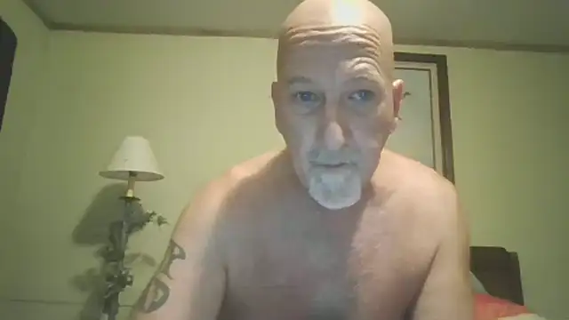 Snapshot of Yankeedave420 chatting on November 10, 2025, 5:56 am Yankeedave420 online show from November 10, 2025, 5:56 am