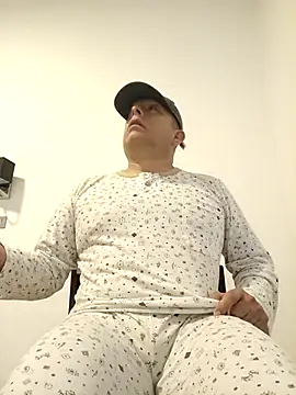 Snapshot of chicoguapo8 chatting on October 10, 2025, 8:37 am chicoguapo8 online show from October 10, 2025, 8:37 am