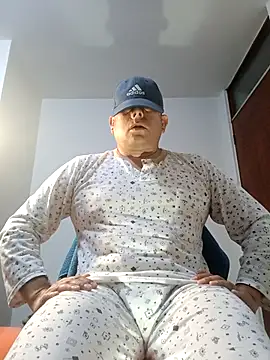 Snapshot of chicoguapo8 chatting on September 19, 2025, 4:38 am chicoguapo8 online show from September 19, 2025, 4:38 am