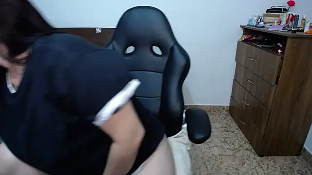 Snapshot of alexa_milsf chatting on October 18, 2025, 1:07 am alexa milsf online show from October 18, 2025, 1:07 am