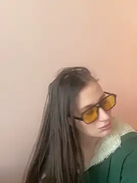 Flossy Vettie online show from April 5, 2026, 3:30 pm