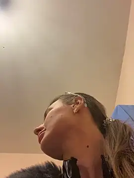 Snapshot of Flossy_Vettie chatting on March 20, 2025, 6:20 pm Flossy Vettie online show from March 20, 2025, 6:20 pm