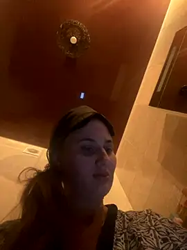 Snapshot of Flossy_Vettie chatting on October 2, 2025, 12:14 am Flossy Vettie online show from October 2, 2025, 12:14 am