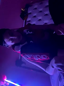 Flossy Vettie online show from November 17, 2025, 12:36 am