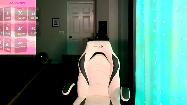 Snapshot of britteebee chatting on October 21, 2025, 9:41 am britteebee online show from October 21, 2025, 9:41 am