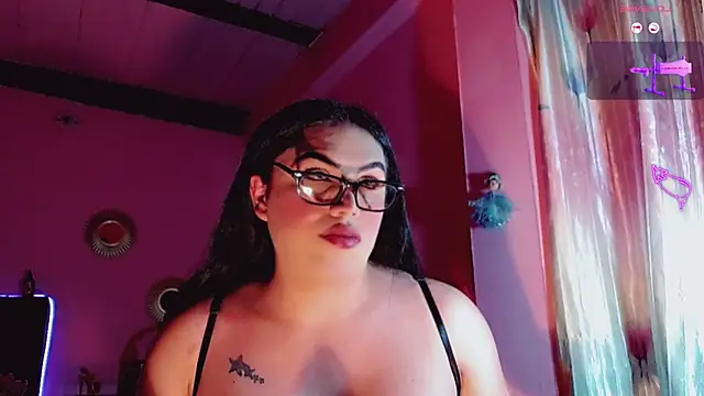Snapshot of hugecumshot23 chatting on September 10, 2025, 9:52 am hugecumshot23 online show from September 10, 2025, 9:52 am