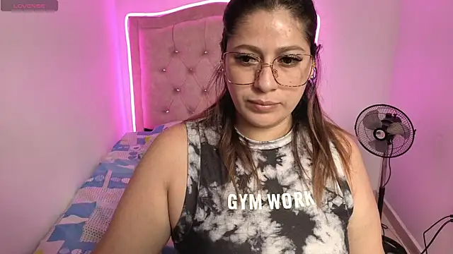 Snapshot of Nazlyy30 chatting on October 24, 2025, 9:58 pm Nazlyy30 online show from October 24, 2025, 9:58 pm