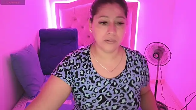 Snapshot of Nazlyy30 chatting on October 28, 2025, 7:24 pm Nazlyy30 online show from October 28, 2025, 7:24 pm