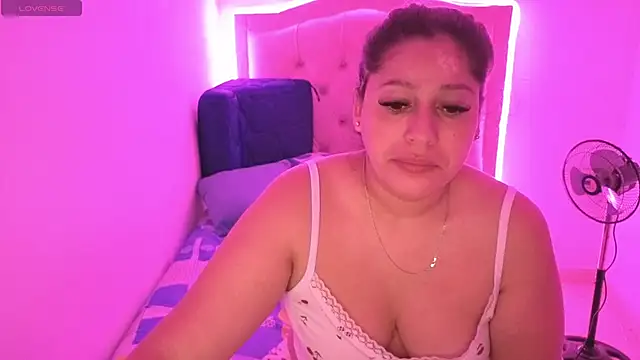 Snapshot of Nazlyy30 chatting on October 30, 2025, 8:01 am Nazlyy30 online show from October 30, 2025, 8:01 am