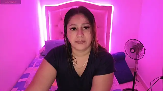 Snapshot of Nazlyy30 chatting on October 27, 2025, 12:00 am Nazlyy30 online show from October 27, 2025, 12:00 am