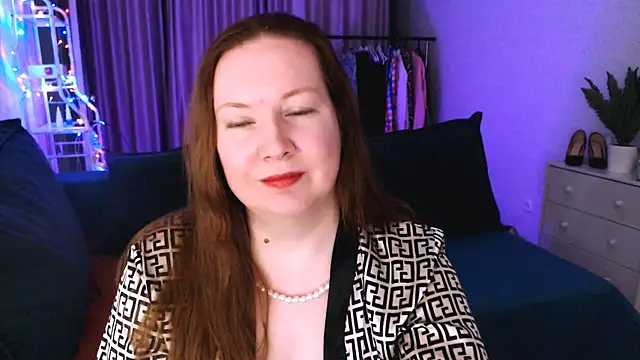 Snapshot of GoddessLara chatting on February 21, 2025, 2:06 am GoddessLara online show from February 21, 2025, 2:06 am