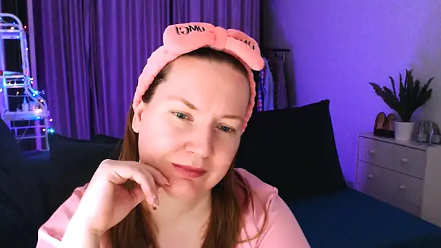 Snapshot of GoddessLara chatting on January 30, 2025, 11:02 pm GoddessLara online show from January 30, 2025, 11:02 pm