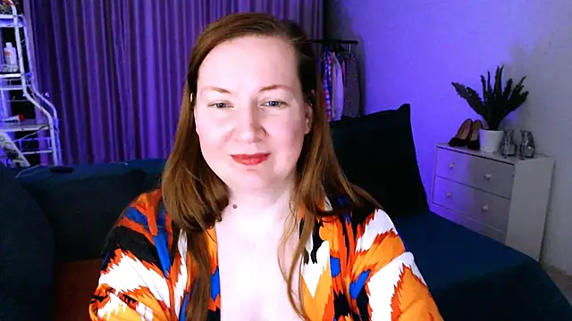 Snapshot of GoddessLara chatting on January 5, 2025, 1:56 am GoddessLara online show from January 5, 2025, 1:56 am