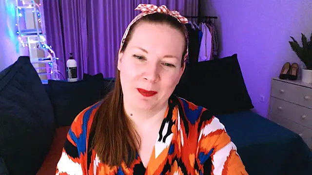 Snapshot of GoddessLara chatting on March 11, 2025, 3:04 am GoddessLara online show from March 11, 2025, 3:04 am