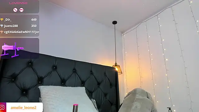 AMELIELEONE online show from February 24, 2025, 3:31 pm