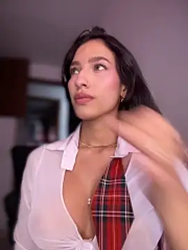 DulceLenns online show from November 29, 2025, 7:03 pm