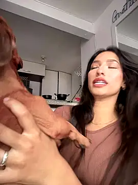 Snapshot of DulceLenns chatting on September 16, 2025, 6:20 pm DulceLenns online show from September 16, 2025, 6:20 pm