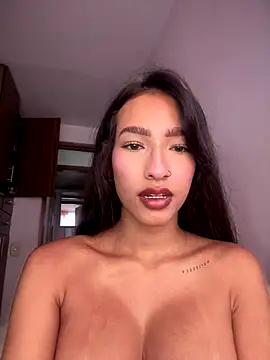 Snapshot of DulceLenns chatting on October 9, 2025, 6:30 pm DulceLenns online show from October 9, 2025, 6:30 pm