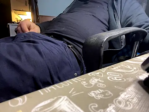 Snapshot of translove chatting on October 18, 2025, 4:03 am translove online show from October 18, 2025, 4:03 am