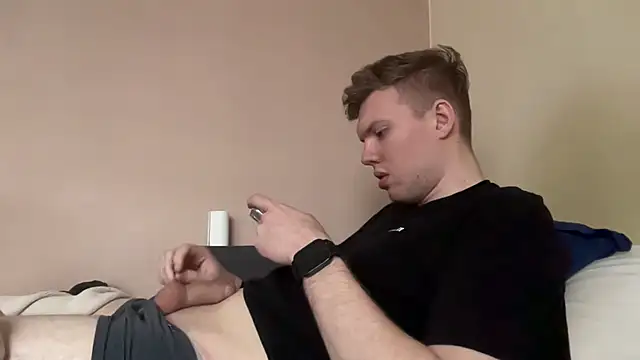 sexybooii6968 online show from February 15, 2026, 1:21 pm