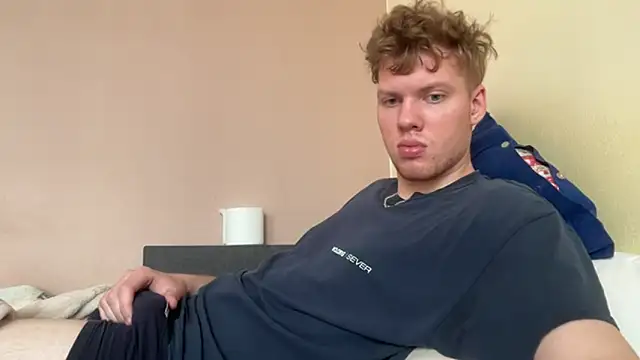 Snapshot of sexybooii6968 chatting on October 29, 2025, 12:48 pm sexybooii6968 online show from October 29, 2025, 12:48 pm