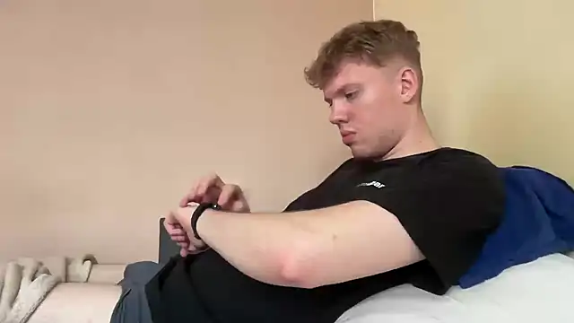 Snapshot of sexybooii6968 chatting on October 14, 2025, 11:33 am sexybooii6968 online show from October 14, 2025, 11:33 am