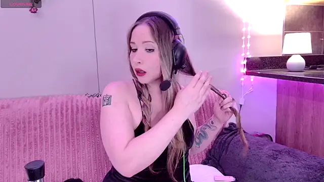 Snapshot of ScarletCarnal chatting on October 17, 2025, 2:04 am ScarletCarnal online show from October 17, 2025, 2:04 am