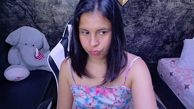 olivia love  online show from May 7, 2026, 10:02 pm