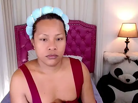 Snapshot of DreamLADYBOY chatting on September 21, 2025, 11:32 pm DreamLADYBOY online show from September 21, 2025, 11:32 pm