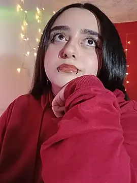 Snapshot of IvonneT chatting on June 12, 2026, 4:54 am IvonneT online show from June 12, 2026, 4:54 am