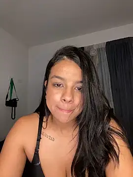 trianawhite online show from November 27, 2025, 2:12 am