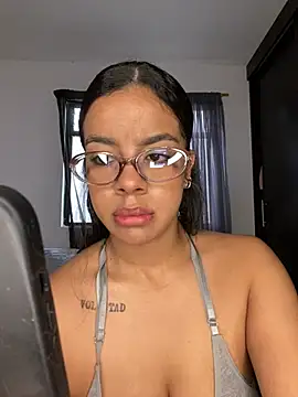 trianawhite online show from February 17, 2026, 2:47 pm